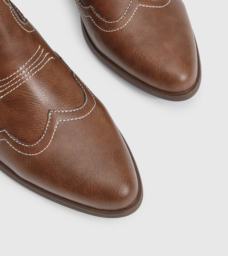 Embroidery Detail Western Cowboy Boots