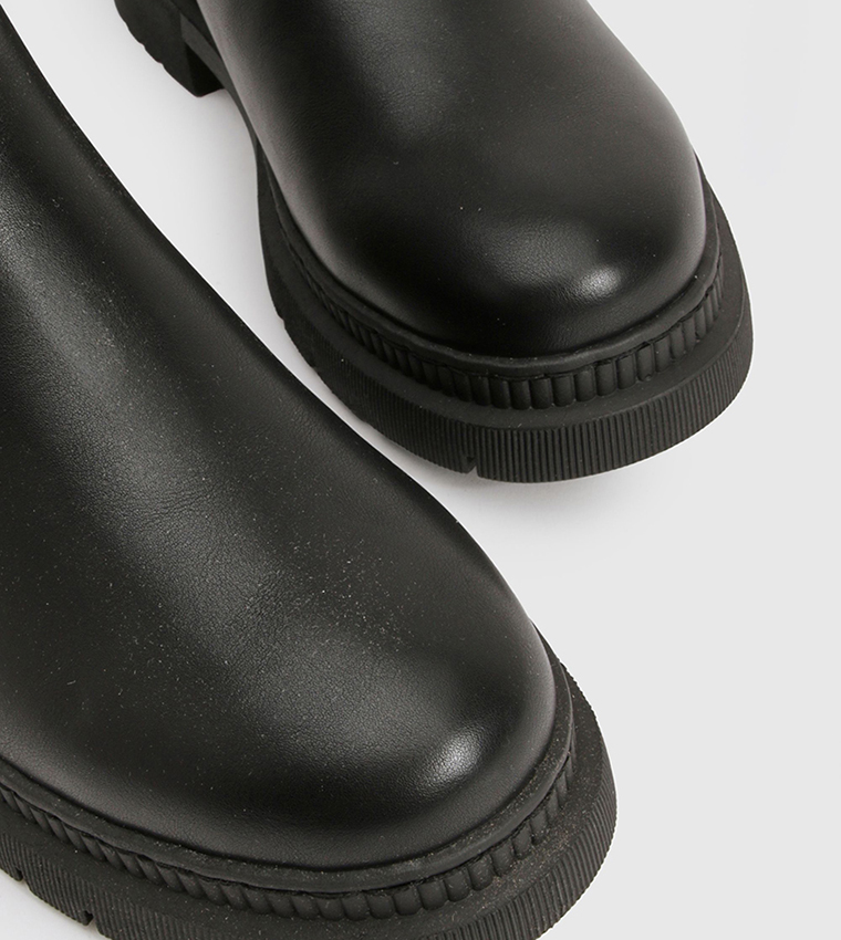 Textured Elastic Panel Chelsea Boots