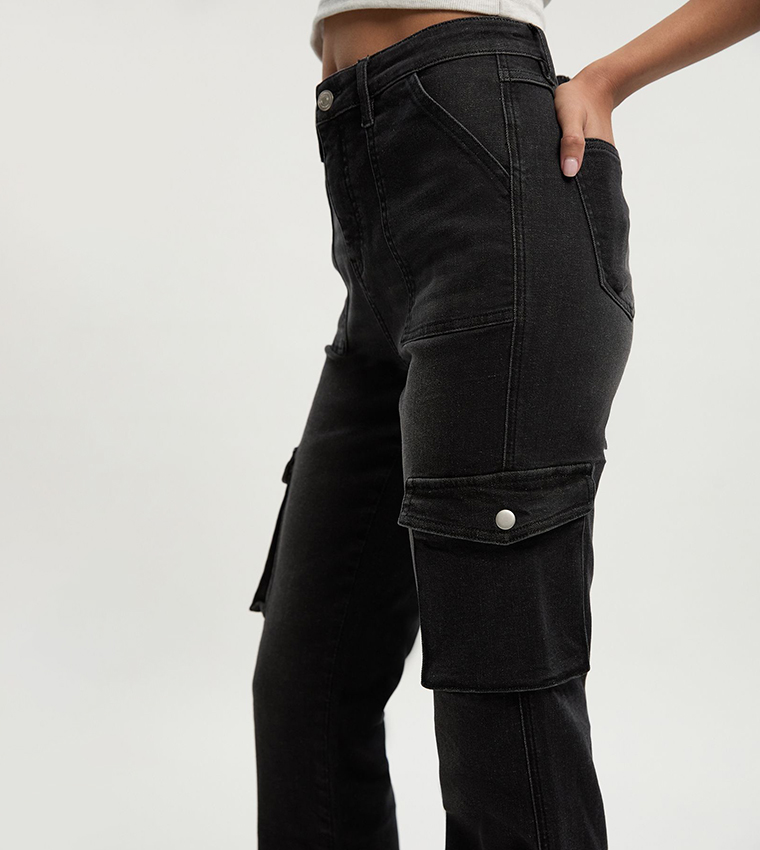 Mid Waist Cargo Flared Jeans