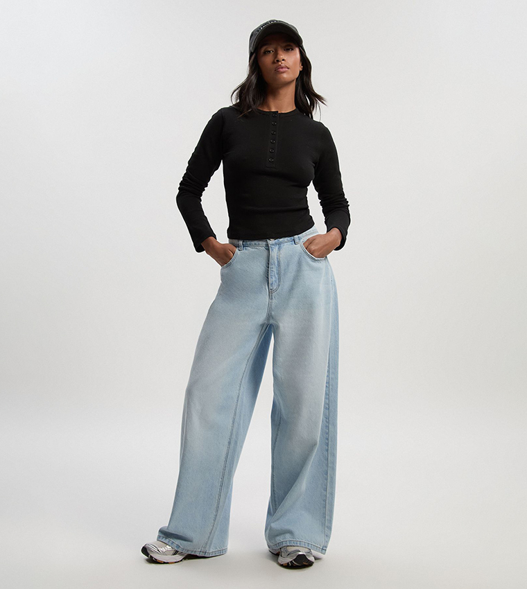 Petite Mid Waist Loose Fit Wide Leg Jeans