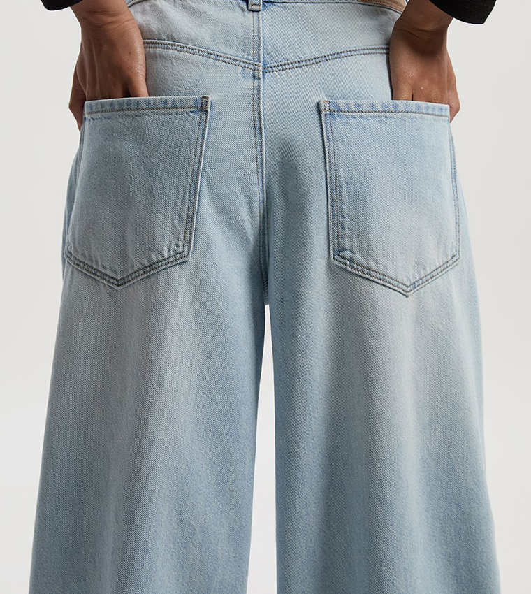 Petite Mid Waist Loose Fit Wide Leg Jeans