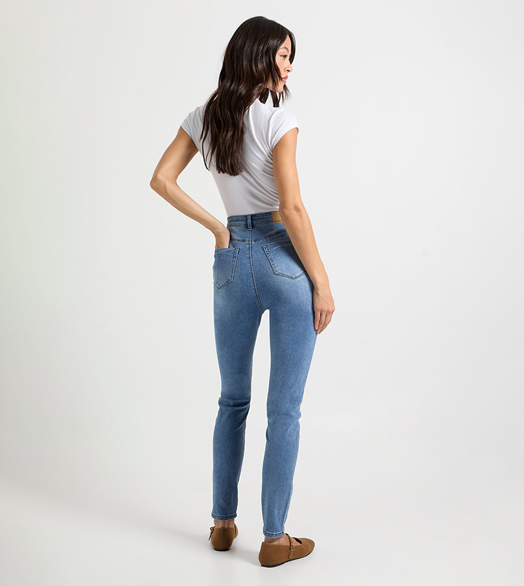 بنطال جينز بخصر عالي للمقاسات الطويلة 