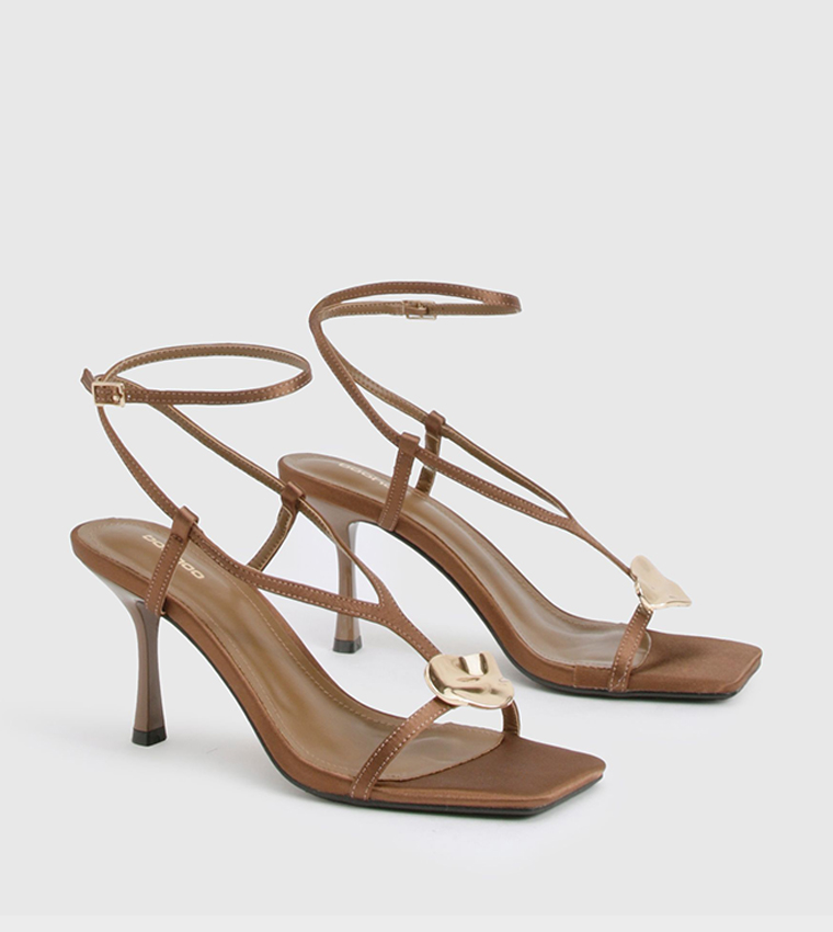 Strappy Hardware Detail Heeled Sandals