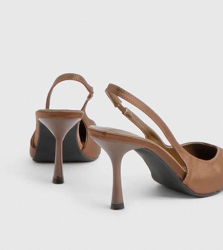 حذاء كعب ساتان بحزام خلفي