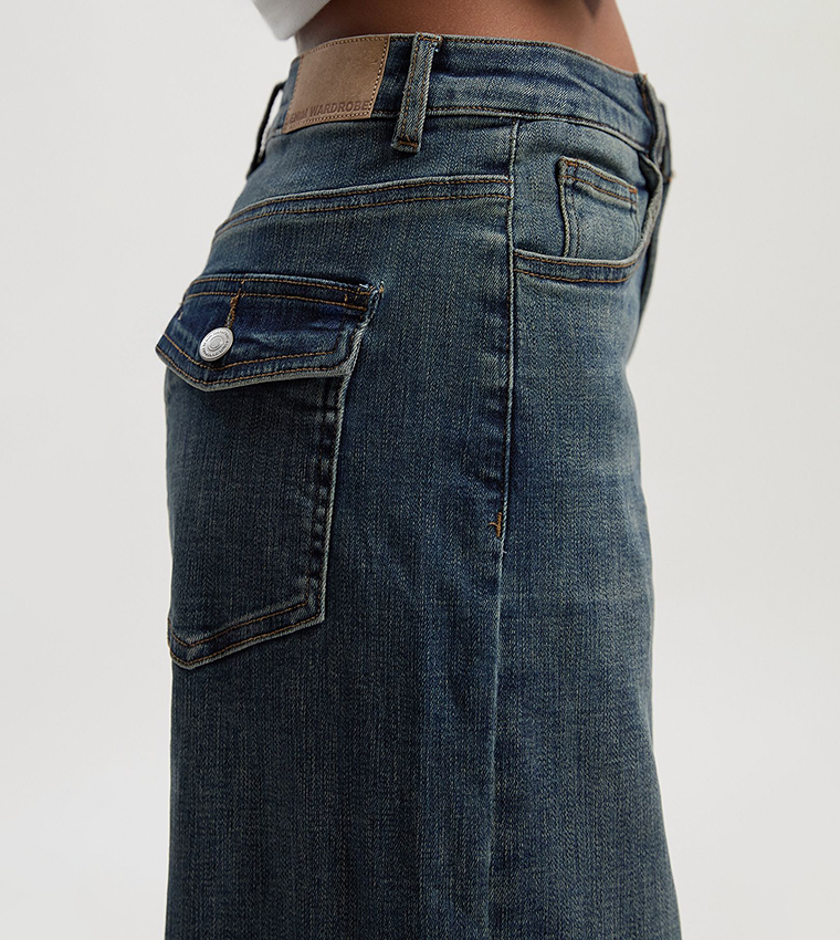 بنطال جينز واسع بخصر متوسط للمقاسات الصغيرة