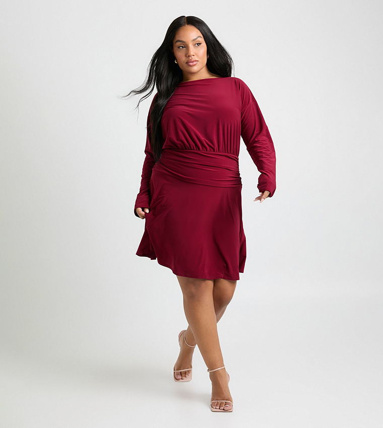 Buy Boohoo Curve Ruched Long Sleeves Skater Dress In Red | 6thStreet Qatar Buy Boohoo Curve Ruched Long Sleeves Skater Dress In Red | 6thStreet Qatar