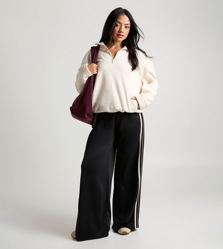 سويتشيرت فليس بنصف سحاب وياقة عالية 