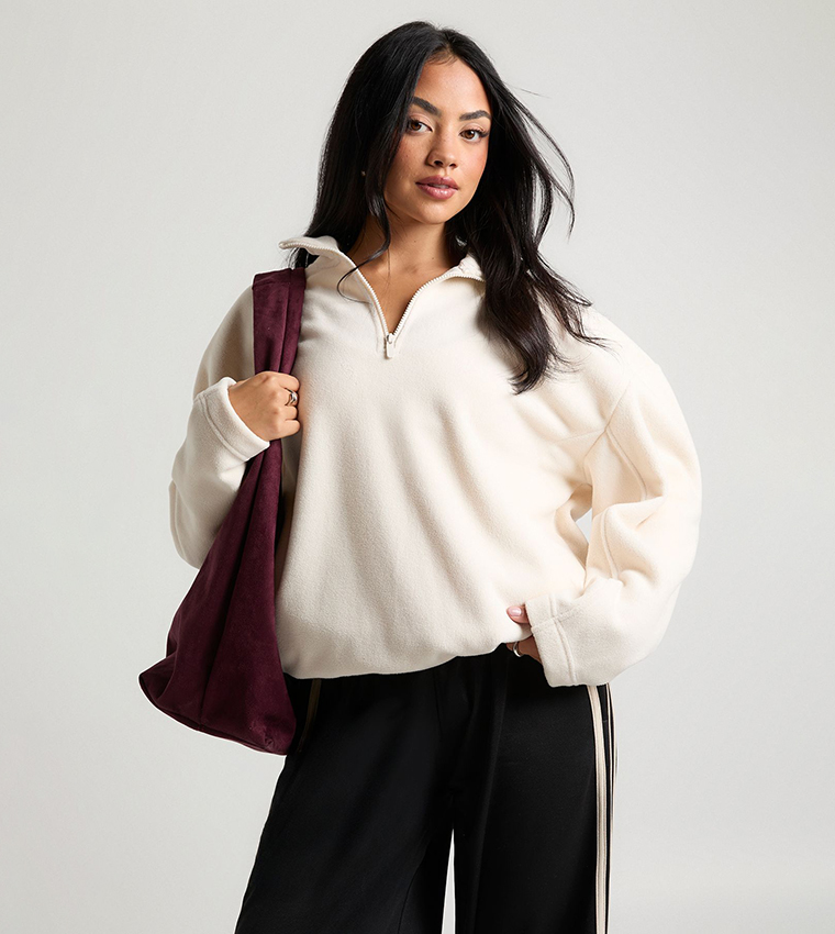 سويتشيرت فليس بنصف سحاب وياقة عالية 