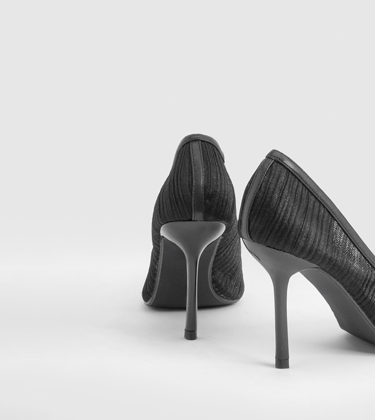 حذاء بكعب ستيليتو 