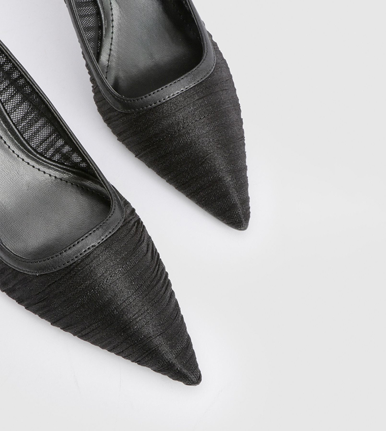 حذاء بكعب ستيليتو 