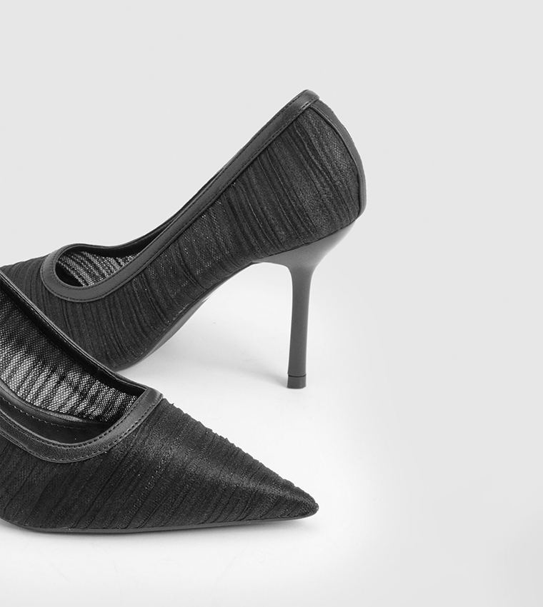 حذاء بكعب ستيليتو 