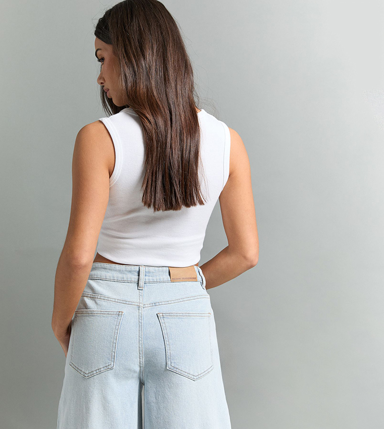Petite Mid Waist Wide Leg Jeans