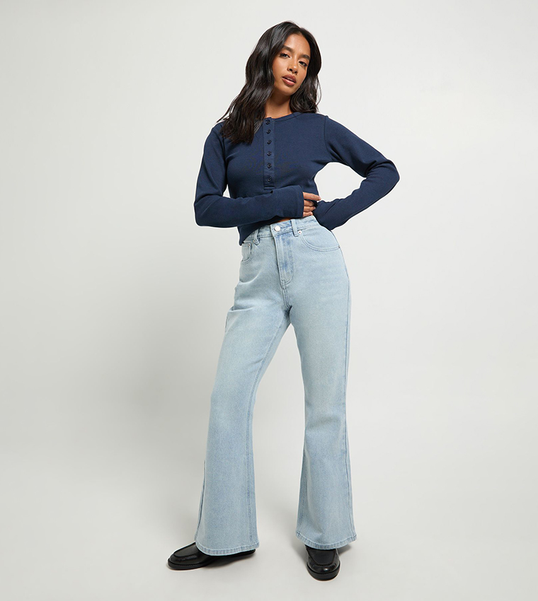 بنطال جينز واسع بخصر عالي للمقاسات الصغيرة 