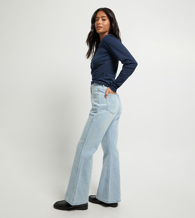 بنطال جينز واسع بخصر عالي للمقاسات الصغيرة 