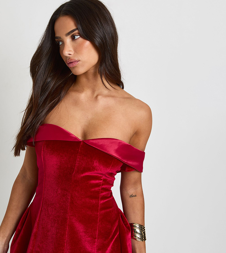 Petite Off Shoulder Velvet Mini Dress