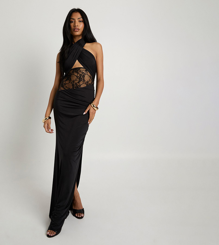 فستان ماكسي بقبة هالتر وتدخيلات دانتيل 