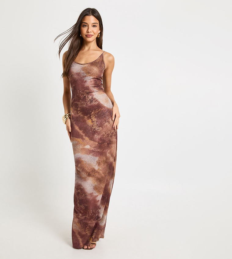 فستان ماكسي بياقة سكوب وطبعة 