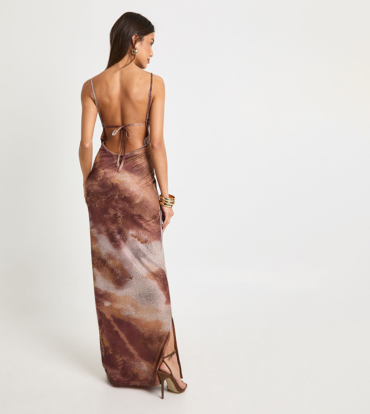 فستان ماكسي بياقة سكوب وطبعة 