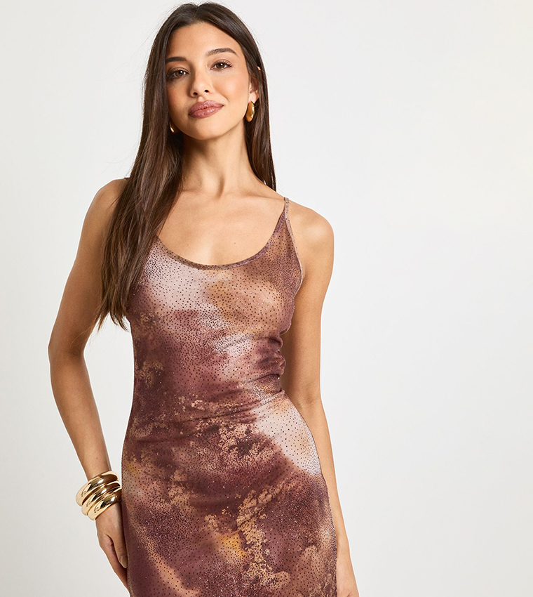 فستان ماكسي بياقة سكوب وطبعة 