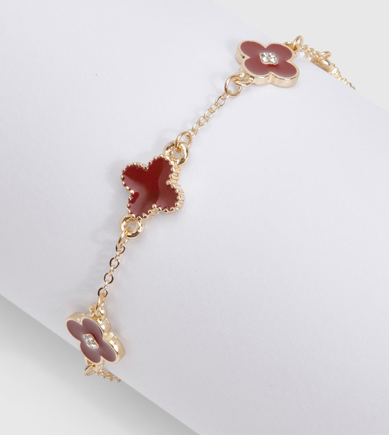 إسوارة كلوفر 