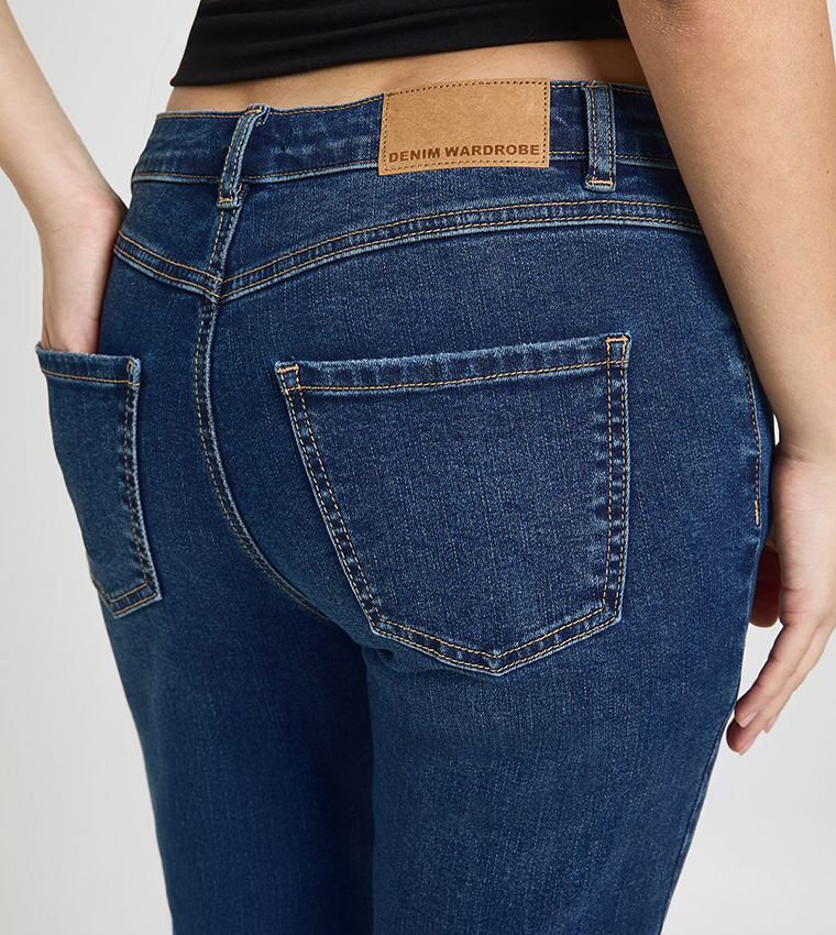 Washed Low Waist Flared Jeans