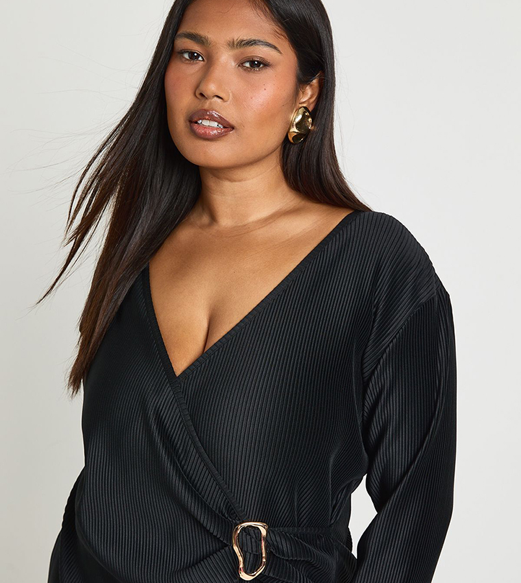 توب كم طويل بحواف ذهبية للمقاسات الكبيرة 