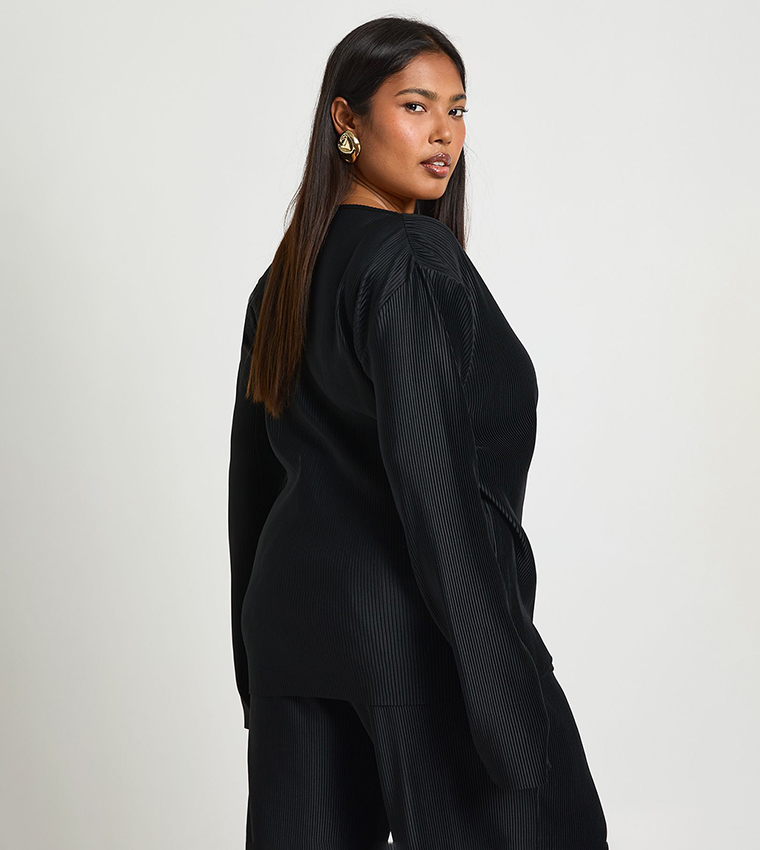 توب كم طويل بحواف ذهبية للمقاسات الكبيرة 