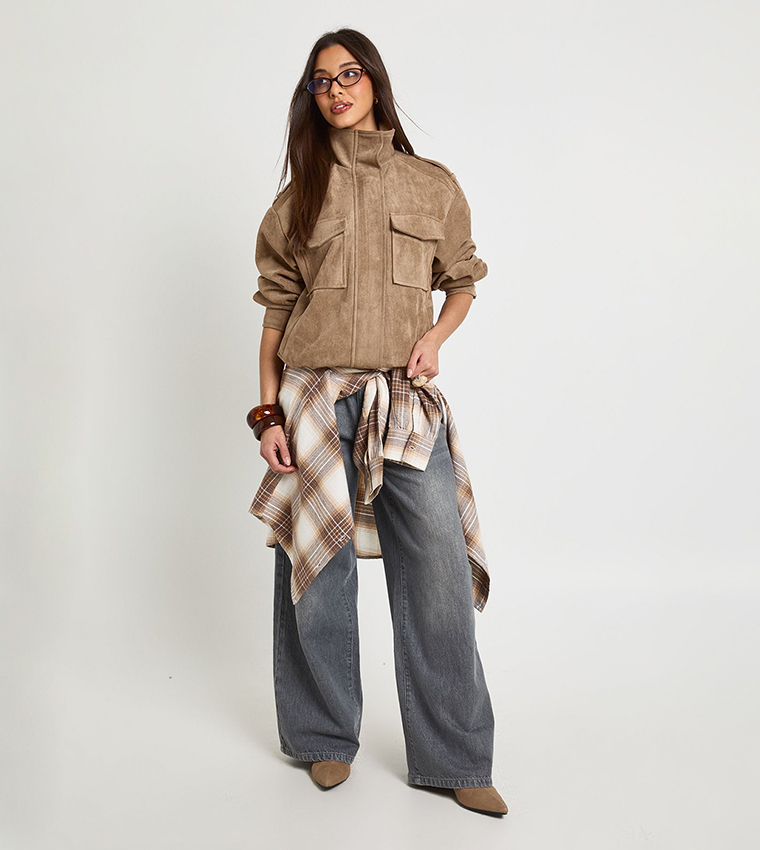 جاكيت شامواه بجيب وقبة عالية 