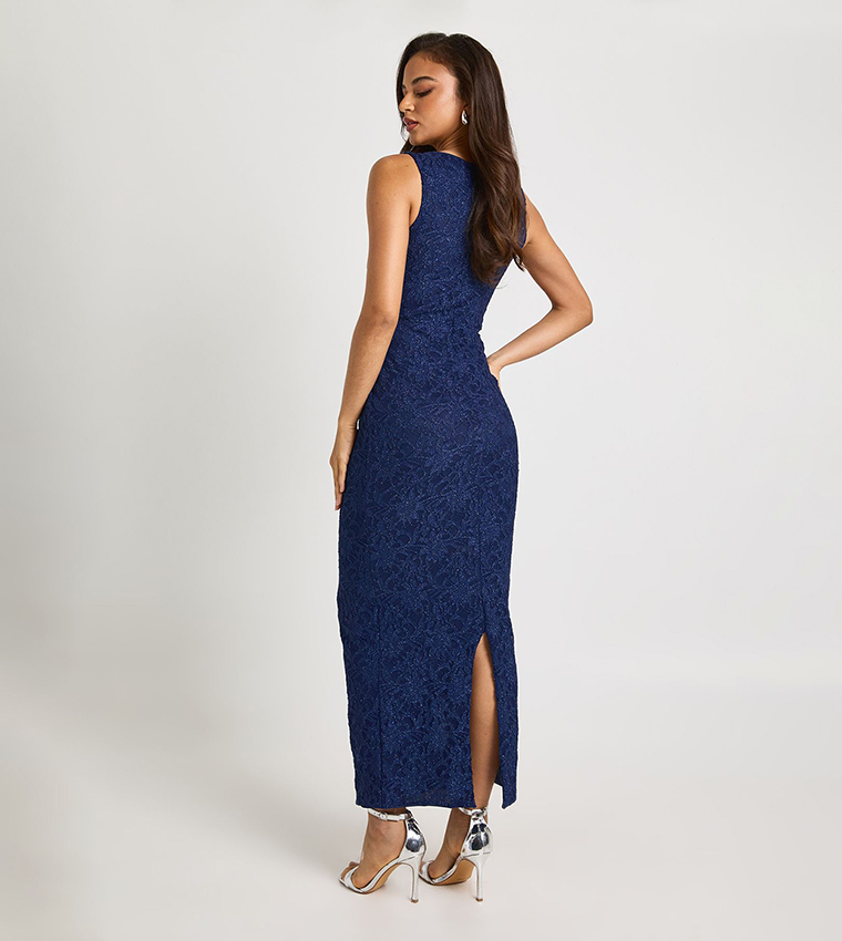 فستان ماكسي بياقة سلاش 