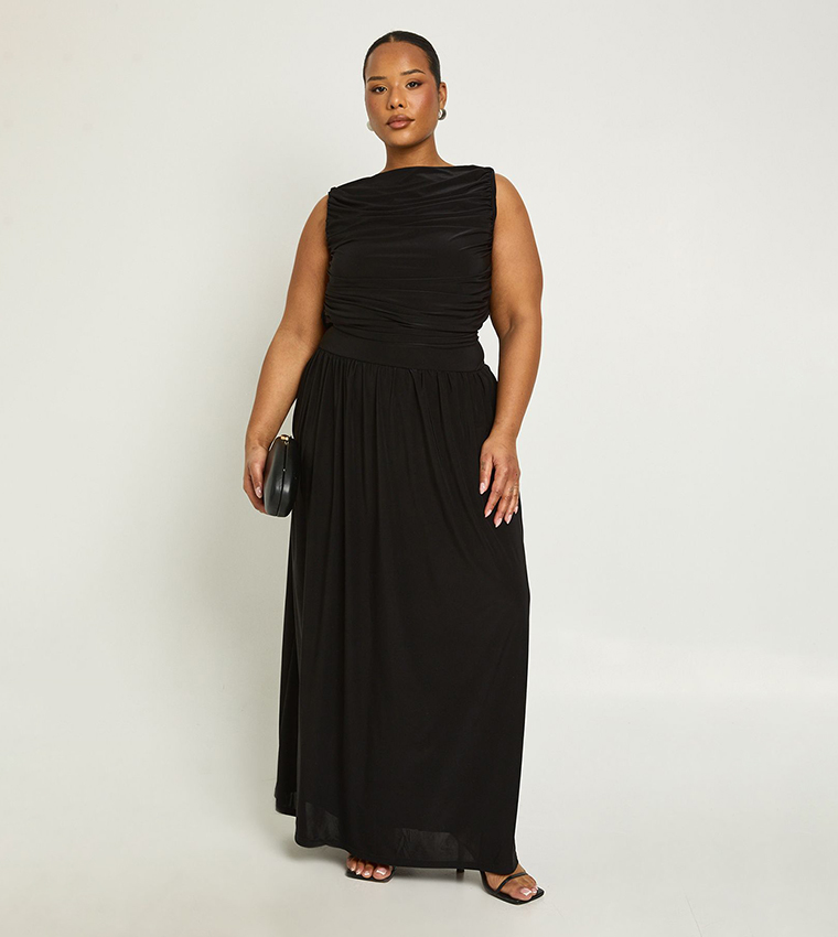 Buy Boohoo Curve Ruched Dropped Waist Maxi Dress In Brown | 6thStreet Kuwait
