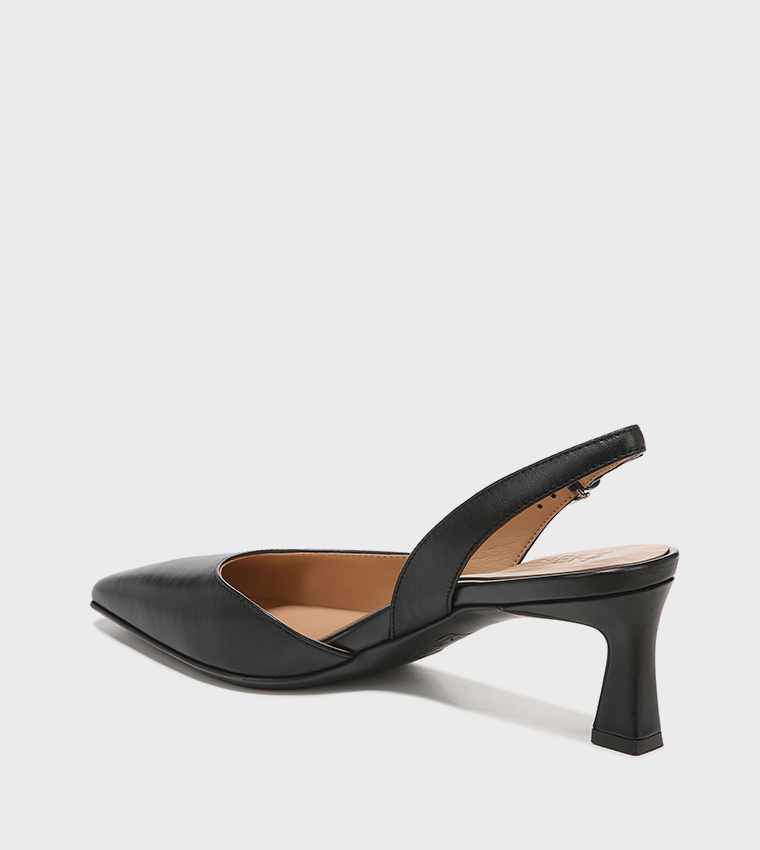 حذاء بحزام خلفي