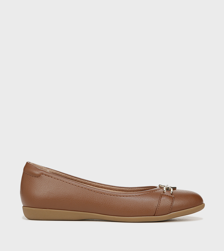 VIVIENNE-O Metal Accent Ballerinas