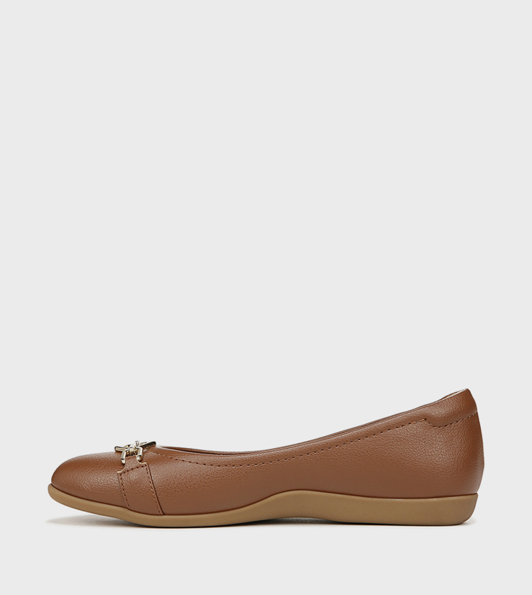 VIVIENNE-O Metal Accent Ballerinas