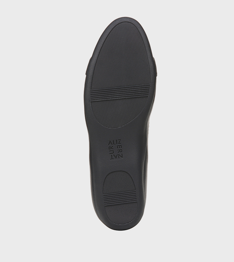 VIVIENNE-O Metal Accent Ballerinas