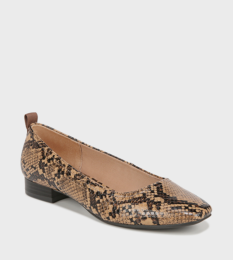 Naturalizer animal print shoes on sale