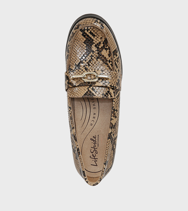 حذاء لوفر بإكسسوار معدني