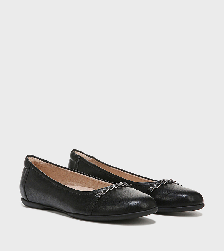 Round Toe Chain Detail Ballerina