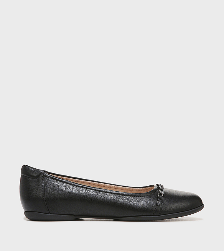 Round Toe Chain Detail Ballerina