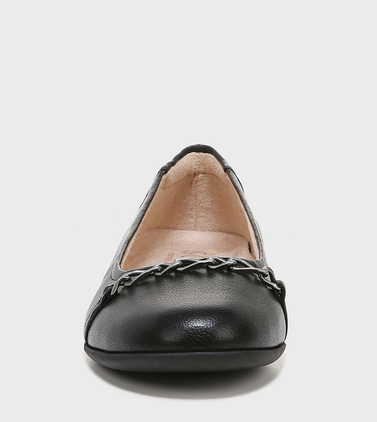 Round Toe Chain Detail Ballerina