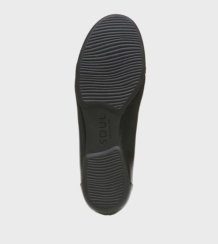 Round Toe Chain Detail Ballerina