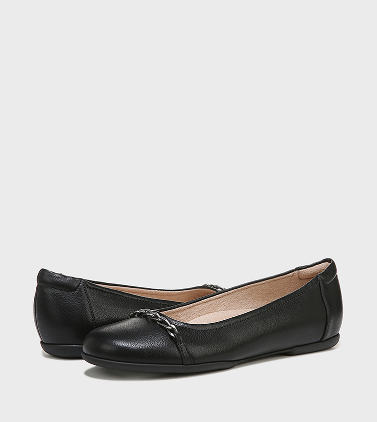 Round Toe Chain Detail Ballerina