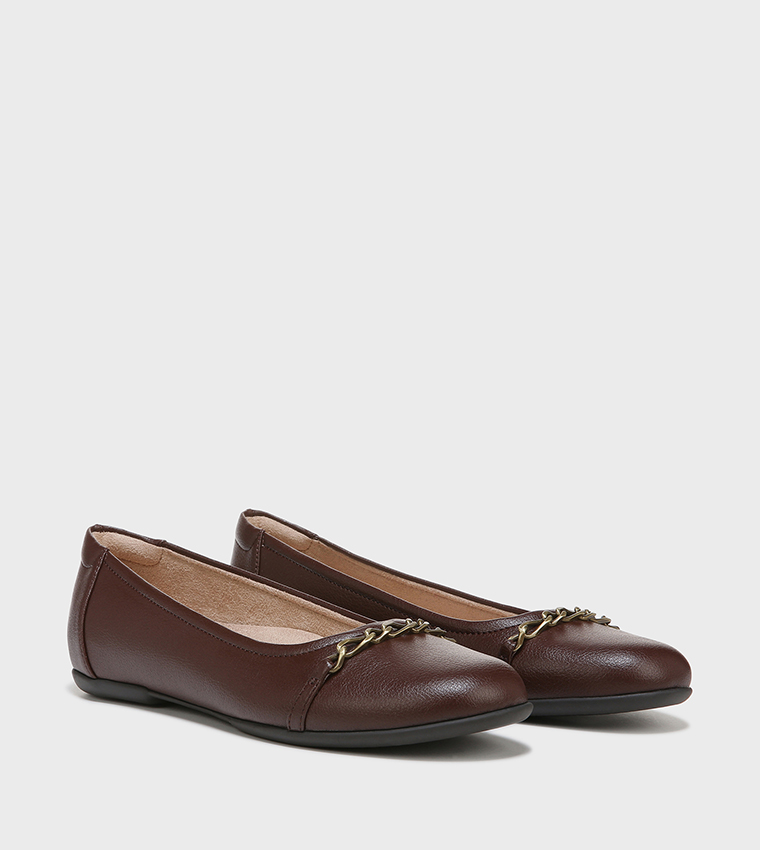 Round Toe Chain Detail Ballerina