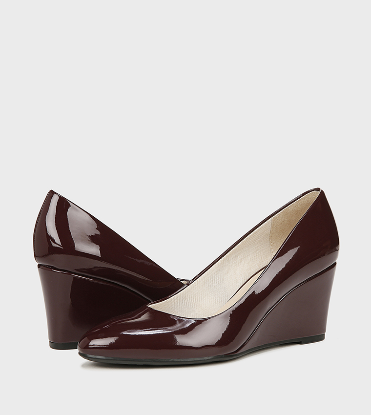 GIO Almond Toe Wedge Pumps