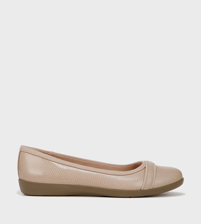 NILE Round Toe Ballerinas