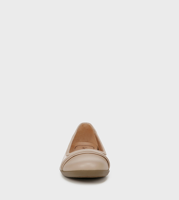 NILE Round Toe Ballerinas