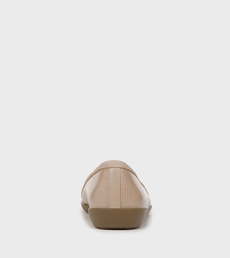 NILE Round Toe Ballerinas