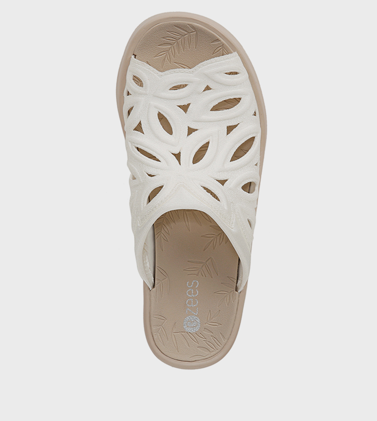 صندل بكعب سميك بقصة ليزر