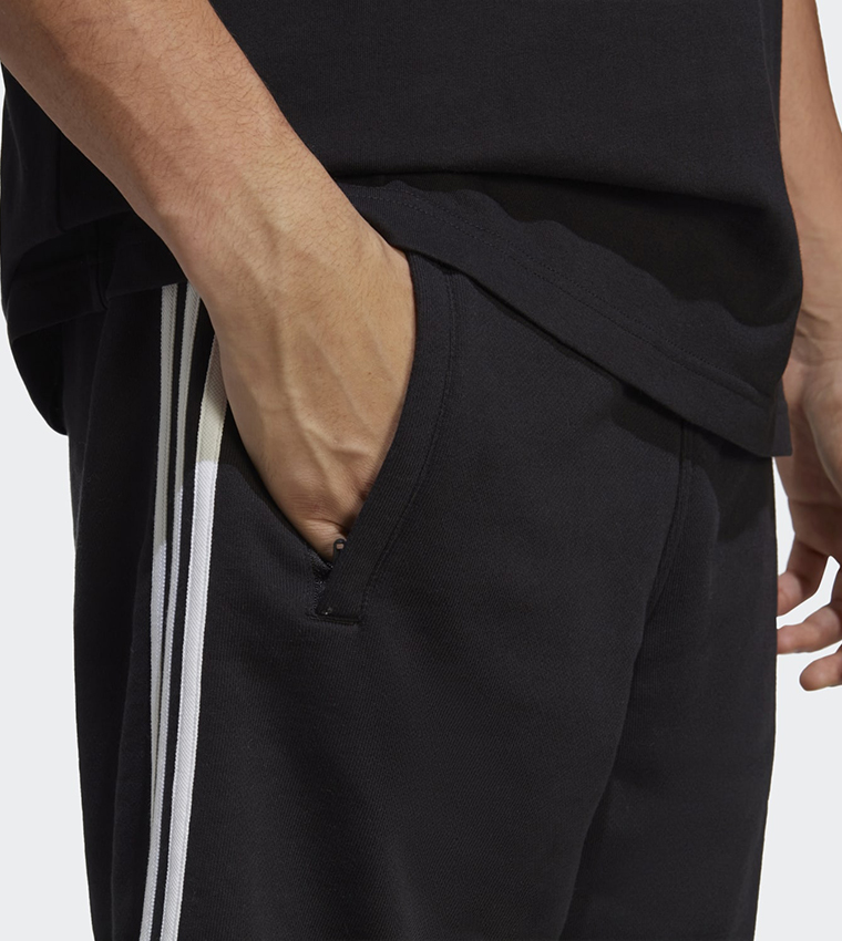 Contrast Side Stripes Elastic Waist Shorts