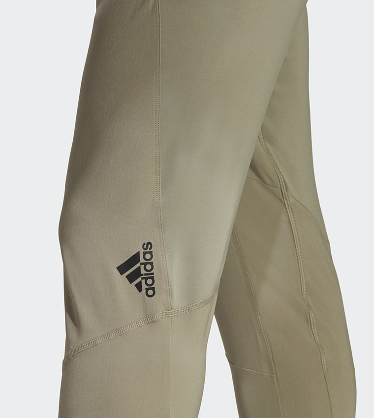 Adidas city outlet woven joggers