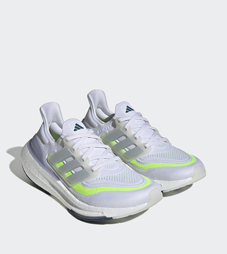 حذاء ULTRABOOST LIGHT للجري 